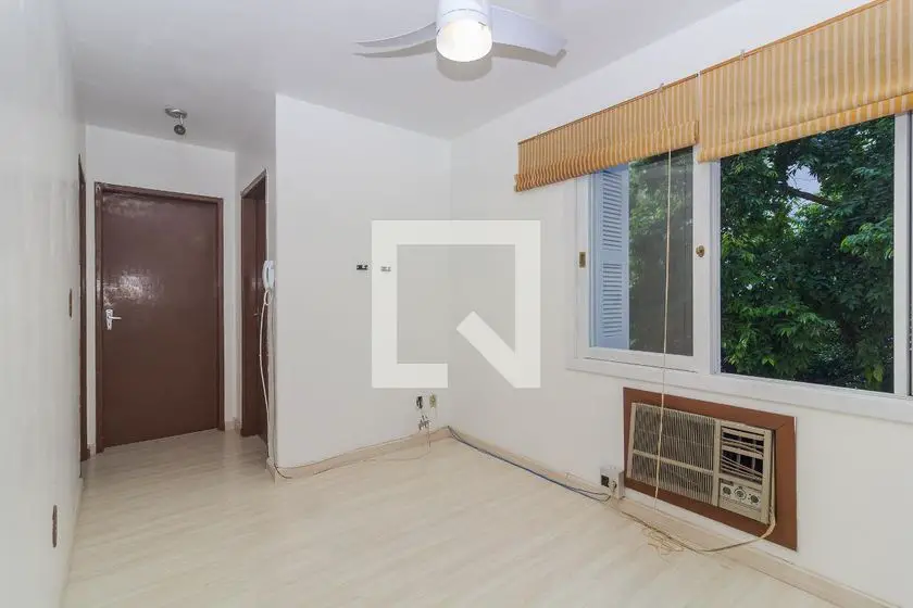 Foto 1 de Apartamento com 2 Quartos para alugar, 75m² em Mont' Serrat, Porto Alegre