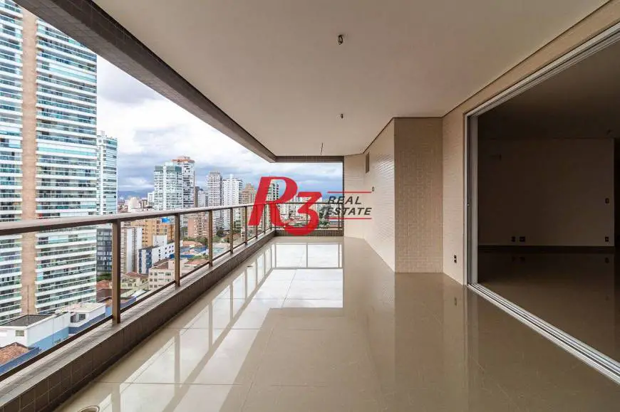 Foto 2 de Apartamento com 3 Quartos à venda, 210m² em Boqueirão, Santos