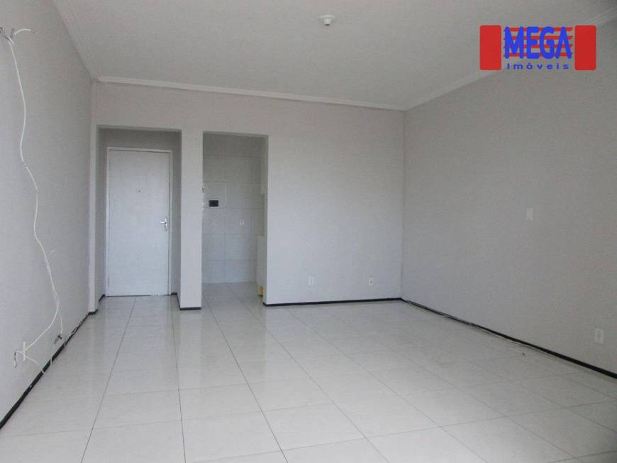 Foto 4 de Apartamento com 3 Quartos para alugar, 100m² em Presidente Kennedy, Fortaleza