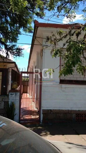 Foto 2 de Casa com 3 Quartos à venda, 288m² em Medianeira, Porto Alegre