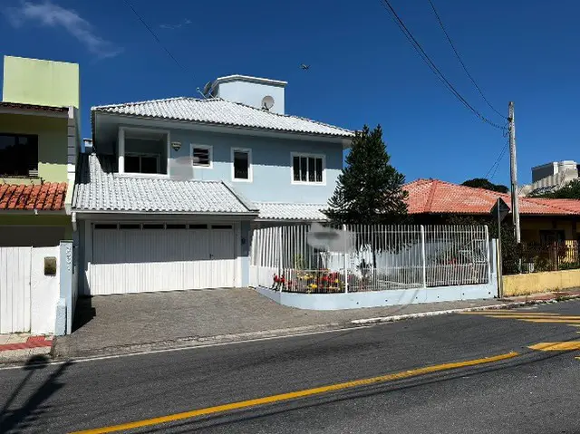 Foto 1 de Casa com 3 Quartos à venda, 257m² em Ponta de Baixo, São José