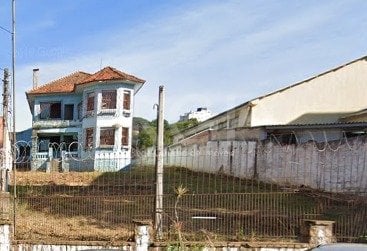 Foto 1 de Casa com 4 Quartos à venda, 200m² em Medianeira, Porto Alegre