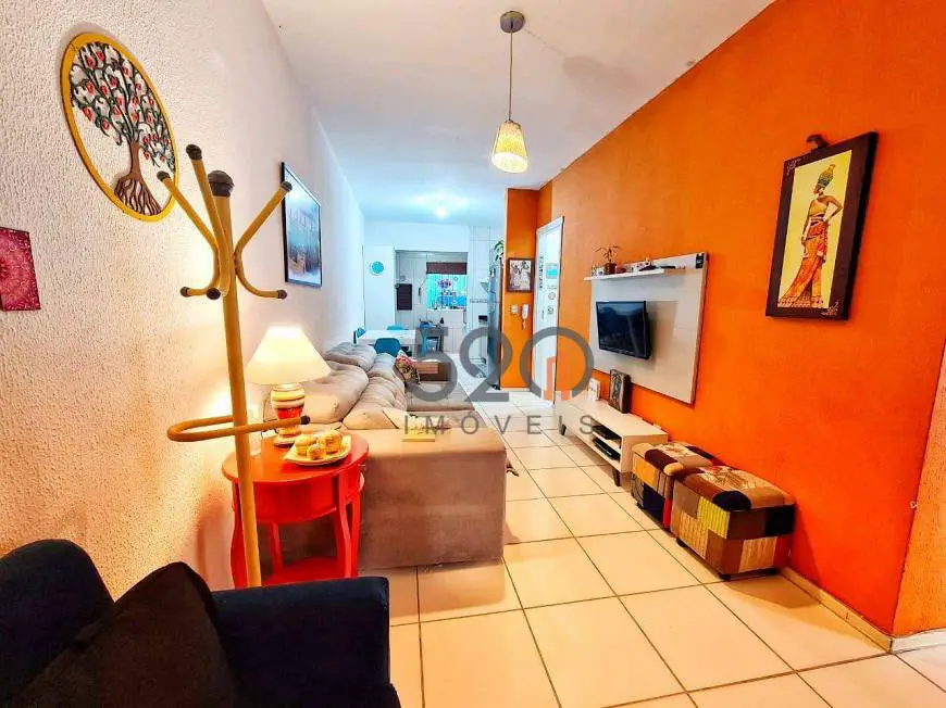 Foto 3 de Casa de Condomínio com 2 Quartos à venda, 65m² em Stella Maris, Alvorada