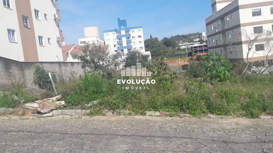 Foto 1 de Lote/Terreno à venda, 720m² em Serraria, São José