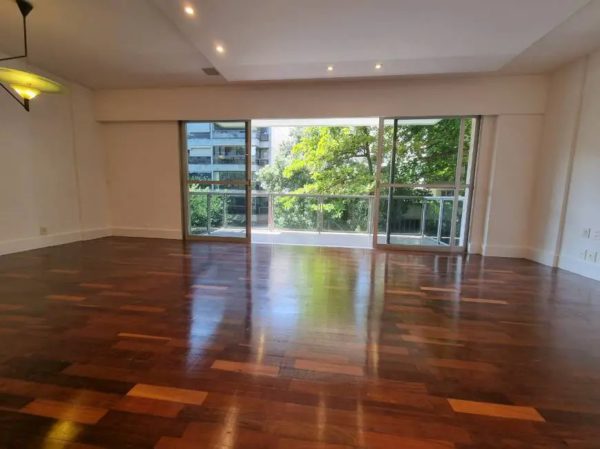 Foto 4 de Apartamento com 2 Quartos à venda, 140m² em Lagoa, Rio de Janeiro
