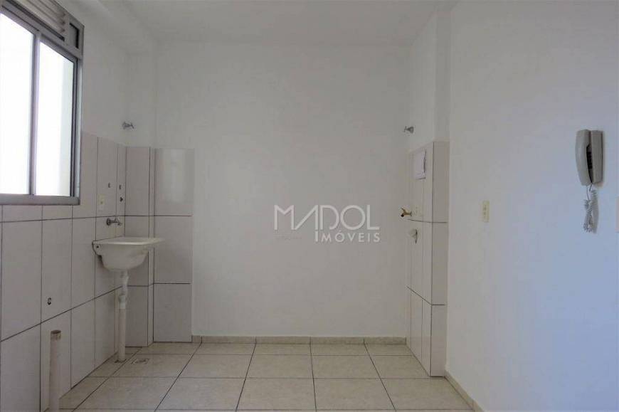 Foto 5 de Apartamento com 2 Quartos para alugar, 51m² em Uvaranas, Ponta Grossa