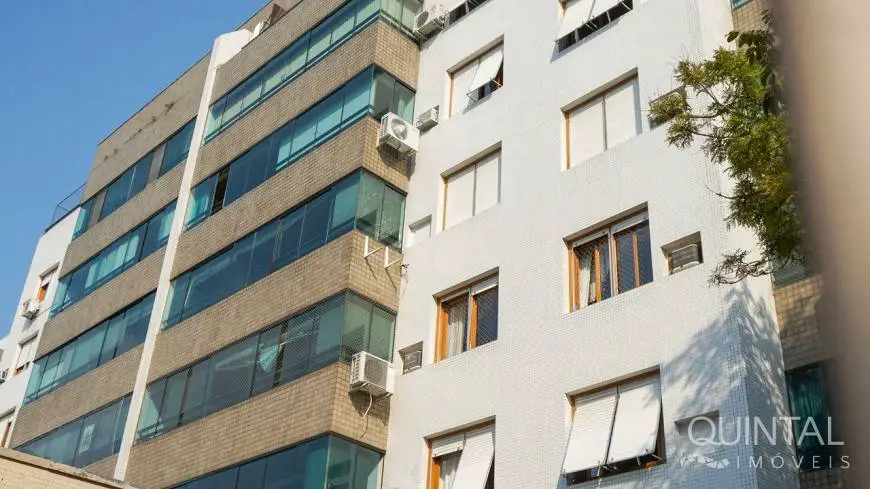 Foto 2 de Apartamento com 3 Quartos à venda, 135m² em Menino Deus, Porto Alegre