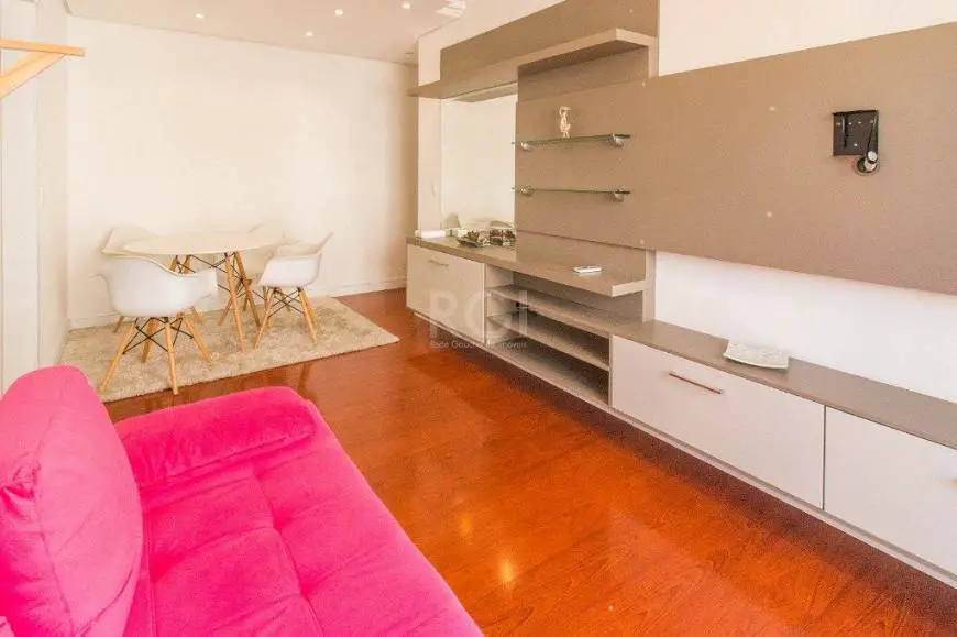 Foto 4 de Apartamento com 3 Quartos à venda, 77m² em Passo da Areia, Porto Alegre