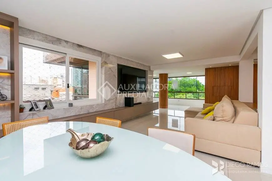 Foto 1 de Apartamento com 3 Quartos à venda, 175m² em Petrópolis, Porto Alegre