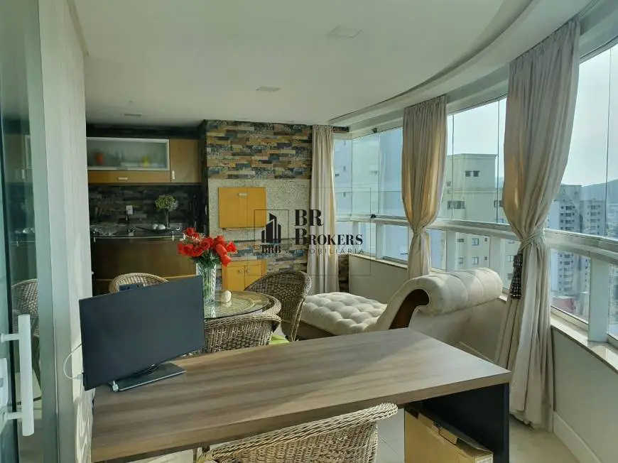 Foto 2 de Apartamento com 4 Quartos à venda, 237m² em Centro, Balneário Camboriú