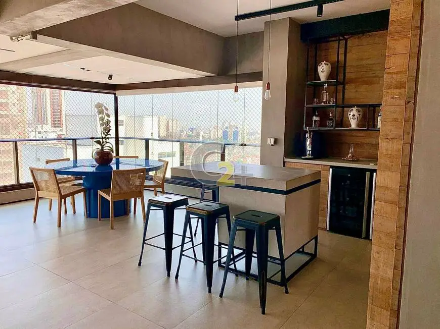 Foto 2 de Apartamento com 4 Quartos à venda, 215m² em Sumaré, São Paulo