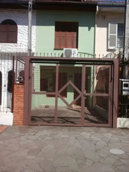 Foto 2 de Casa com 2 Quartos à venda, 92m² em Santana, Porto Alegre