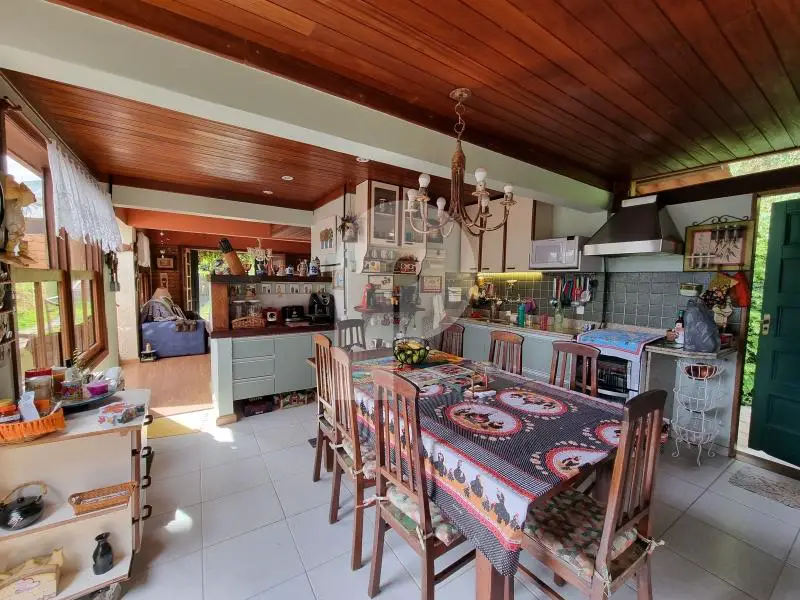 Foto 1 de Casa com 3 Quartos à venda, 220m² em Araras, Petrópolis