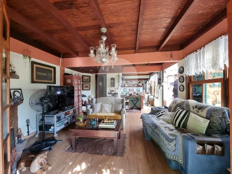 Foto 4 de Casa com 3 Quartos à venda, 220m² em Araras, Petrópolis