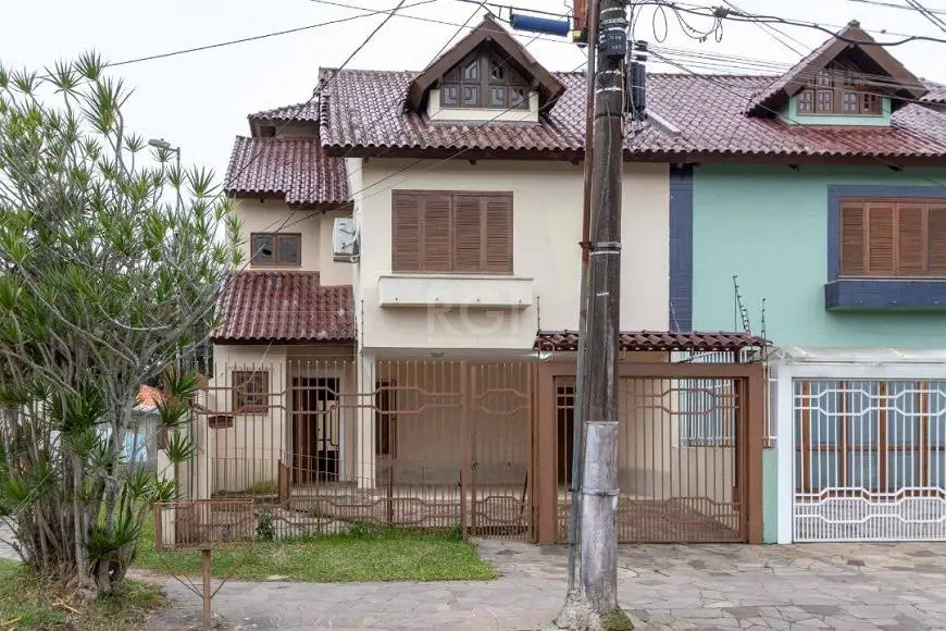 Foto 1 de Casa com 3 Quartos à venda, 172m² em Ipanema, Porto Alegre