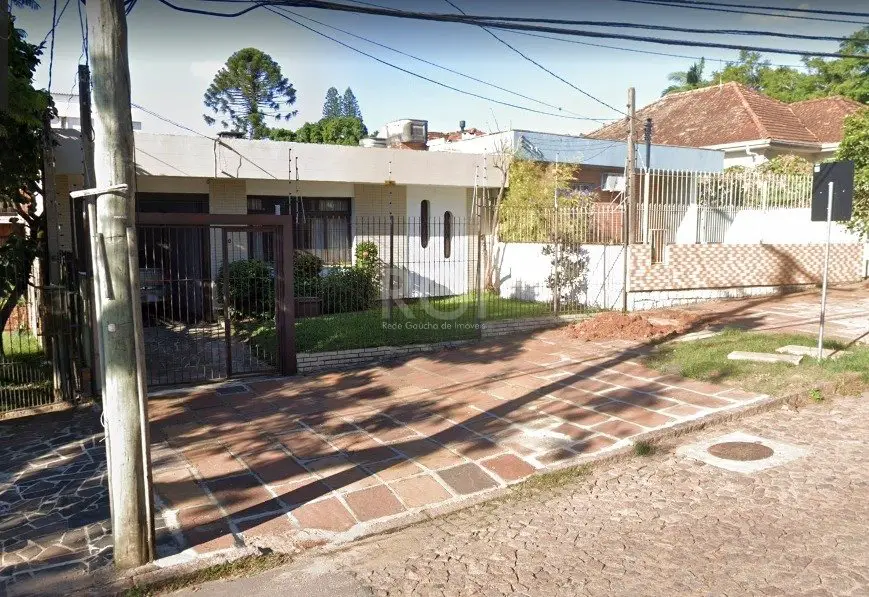 Foto 2 de Casa com 3 Quartos à venda, 130m² em Teresópolis, Porto Alegre