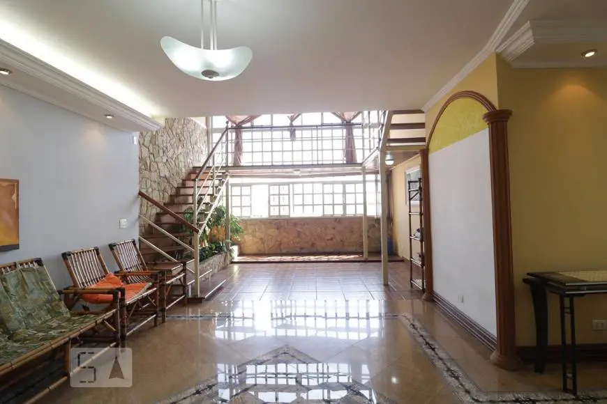 Foto 1 de Casa com 4 Quartos para alugar, 180m² em Vila Carrão, São Paulo