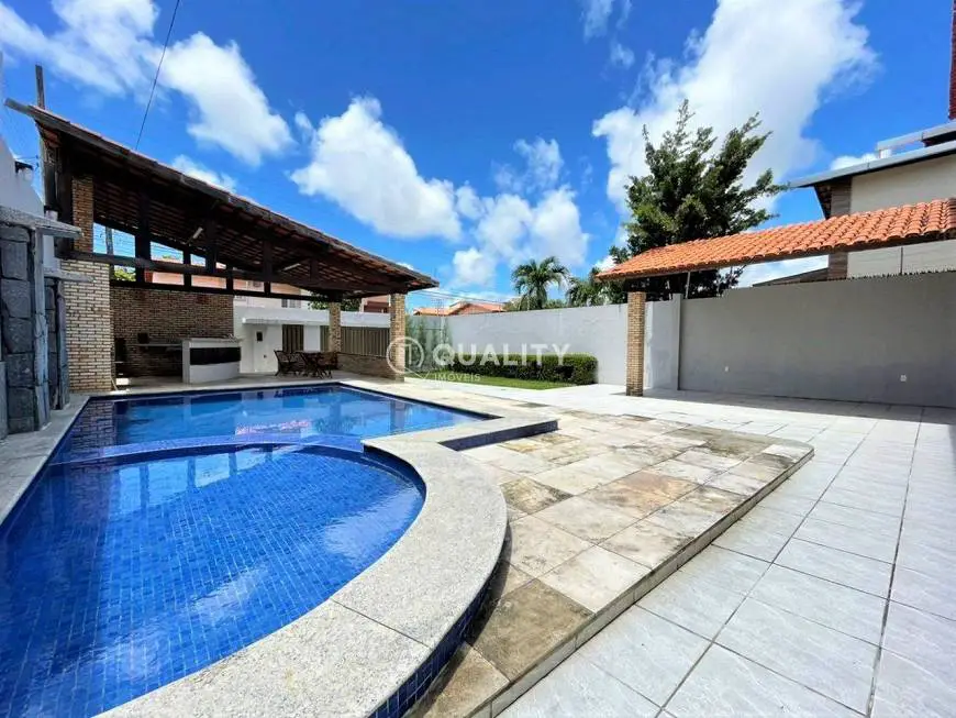 Foto 1 de Casa com 7 Quartos para alugar, 450m² em Sapiranga, Fortaleza
