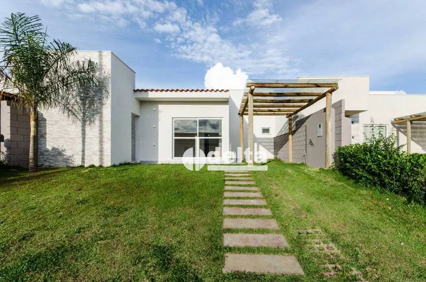 Foto 1 de Casa de Condomínio com 2 Quartos à venda, 80m² em Laranjeiras, Uberlândia