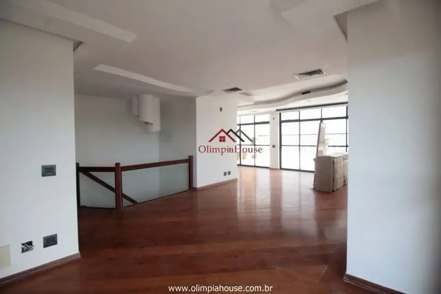 Foto 1 de Cobertura com 3 Quartos para alugar, 230m² em Chácara Klabin, São Paulo