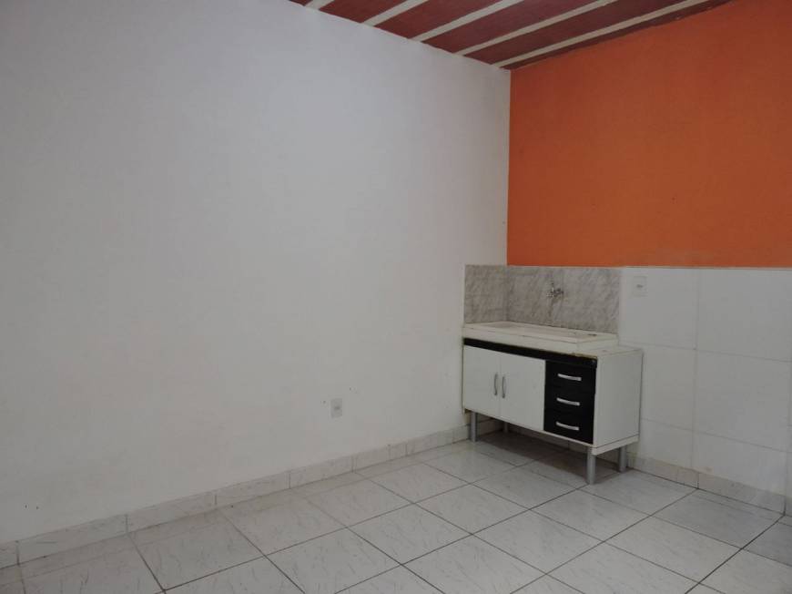 Foto 2 de Kitnet com 1 Quarto para alugar, 25m² em Santa Tereza, Belo Horizonte