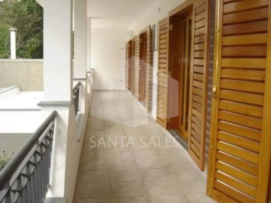 Foto 3 de Sobrado com 4 Quartos para alugar, 427m² em Jardim Petrópolis, São Paulo
