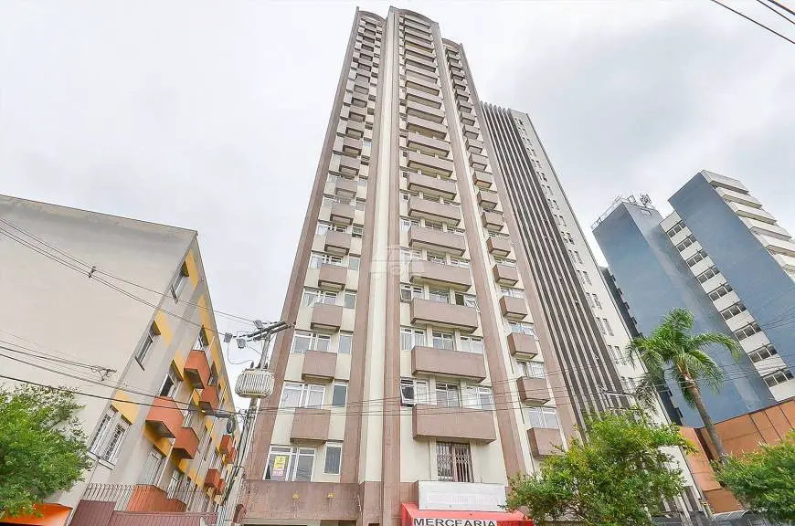 Foto 1 de Apartamento com 1 Quarto à venda, 42m² em Centro, Curitiba