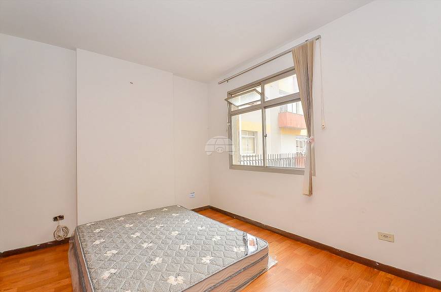 Foto 2 de Apartamento com 1 Quarto à venda, 42m² em Centro, Curitiba