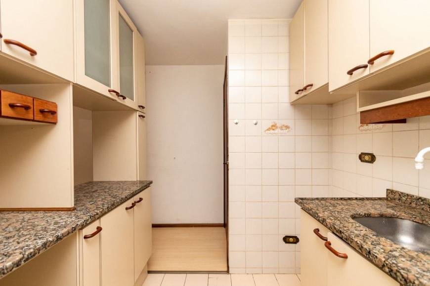 Foto 1 de Apartamento com 1 Quarto à venda, 33m² em Cristo Rei, Curitiba