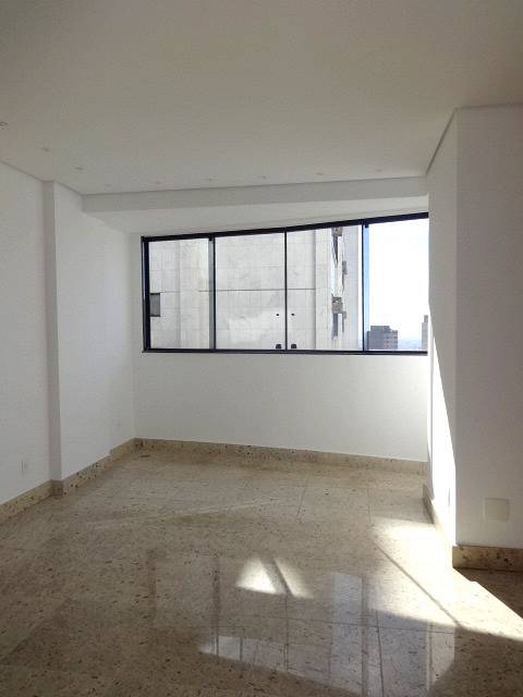 Foto 3 de Apartamento com 2 Quartos para alugar, 78m² em Belvedere, Belo Horizonte