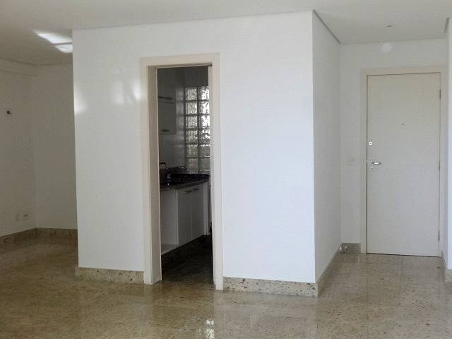 Foto 4 de Apartamento com 2 Quartos para alugar, 78m² em Belvedere, Belo Horizonte