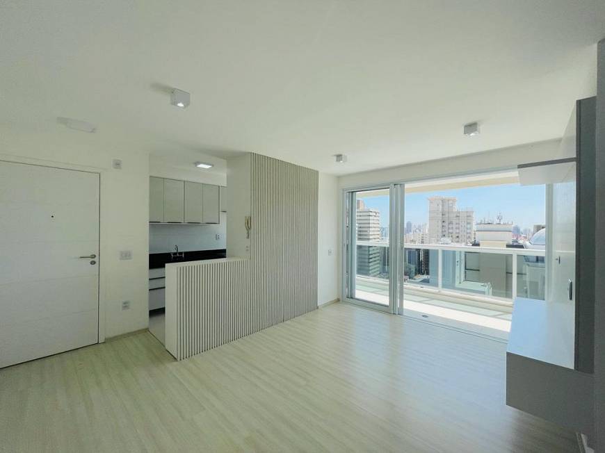 Foto 1 de Apartamento com 3 Quartos para alugar, 75m² em Cambuí, Campinas