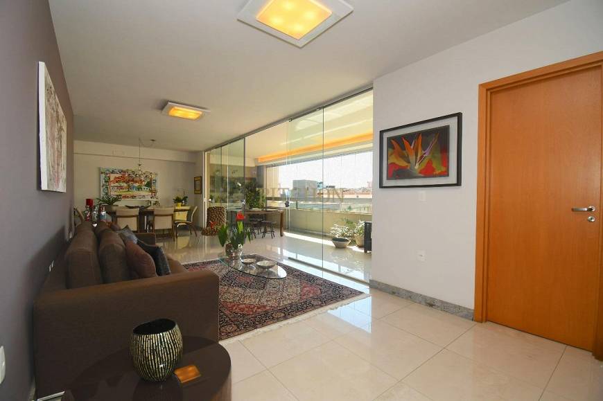 Foto 2 de Apartamento com 4 Quartos à venda, 208m² em Coração de Jesus, Belo Horizonte