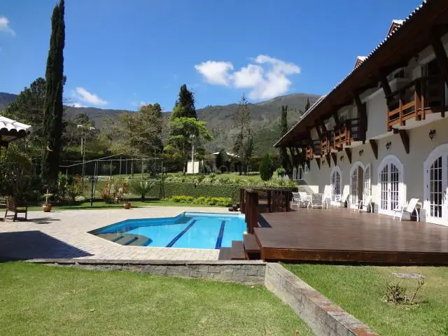 Foto 3 de Casa com 10 Quartos à venda, 1163m² em Araras, Petrópolis