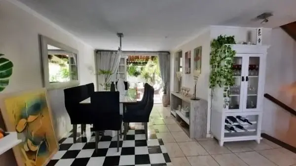 Foto 2 de Casa com 3 Quartos à venda, 278m² em Ipanema, Porto Alegre