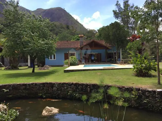 Foto 3 de Casa com 4 Quartos à venda, 193m² em Araras, Petrópolis
