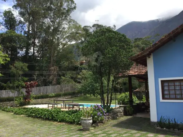 Foto 4 de Casa com 4 Quartos à venda, 193m² em Araras, Petrópolis