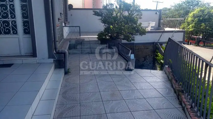 Foto 3 de Casa com 4 Quartos à venda, 300m² em Medianeira, Porto Alegre