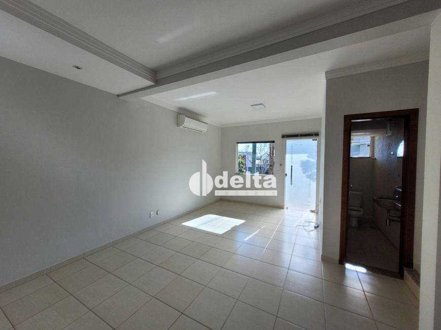 Foto 5 de Casa de Condomínio com 3 Quartos para alugar, 250m² em Alto Umuarama, Uberlândia
