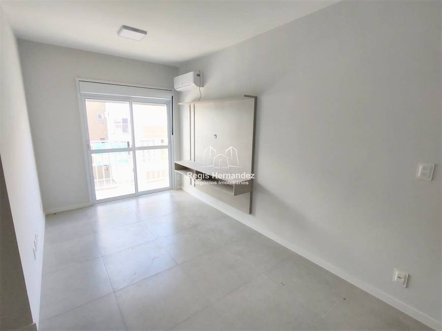 Foto 2 de Apartamento com 2 Quartos para venda ou aluguel, 50m² em Areal, Pelotas