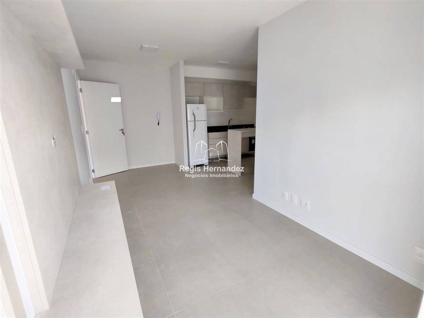Foto 4 de Apartamento com 2 Quartos para venda ou aluguel, 50m² em Areal, Pelotas