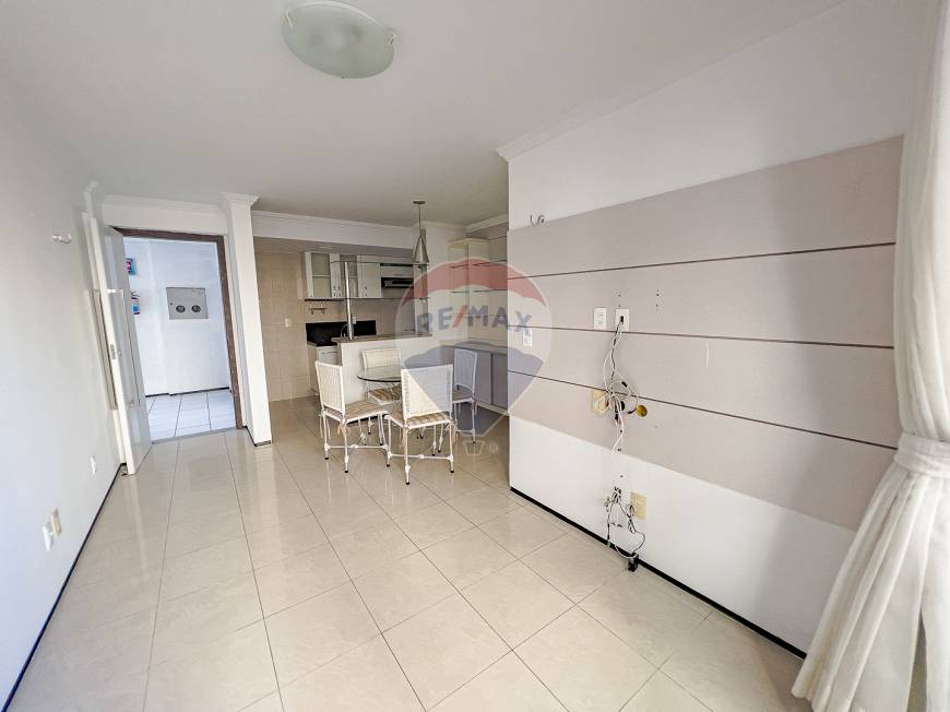 Foto 3 de Apartamento com 2 Quartos à venda, 60m² em Meireles, Fortaleza