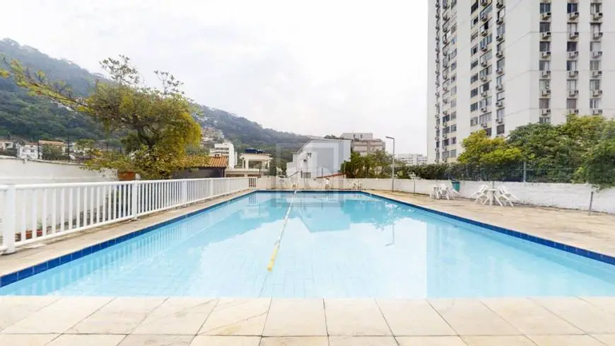 Foto 1 de Apartamento com 3 Quartos à venda, 80m² em Laranjeiras, Rio de Janeiro