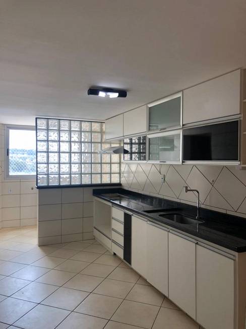 Foto 2 de Apartamento com 3 Quartos para alugar, 130m² em Maracana, Anápolis