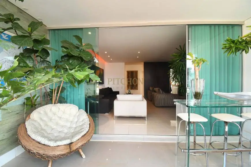 Foto 1 de Apartamento com 3 Quartos à venda, 152m² em Santo Antônio, Belo Horizonte