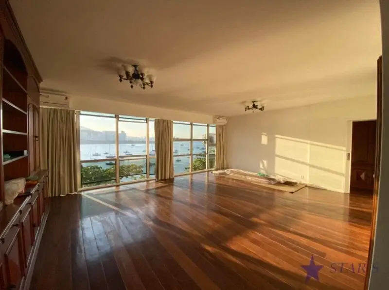 Foto 1 de Apartamento com 3 Quartos para alugar, 130m² em Urca, Rio de Janeiro