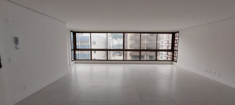 Foto 1 de Apartamento com 4 Quartos à venda, 189m² em Centro, Florianópolis