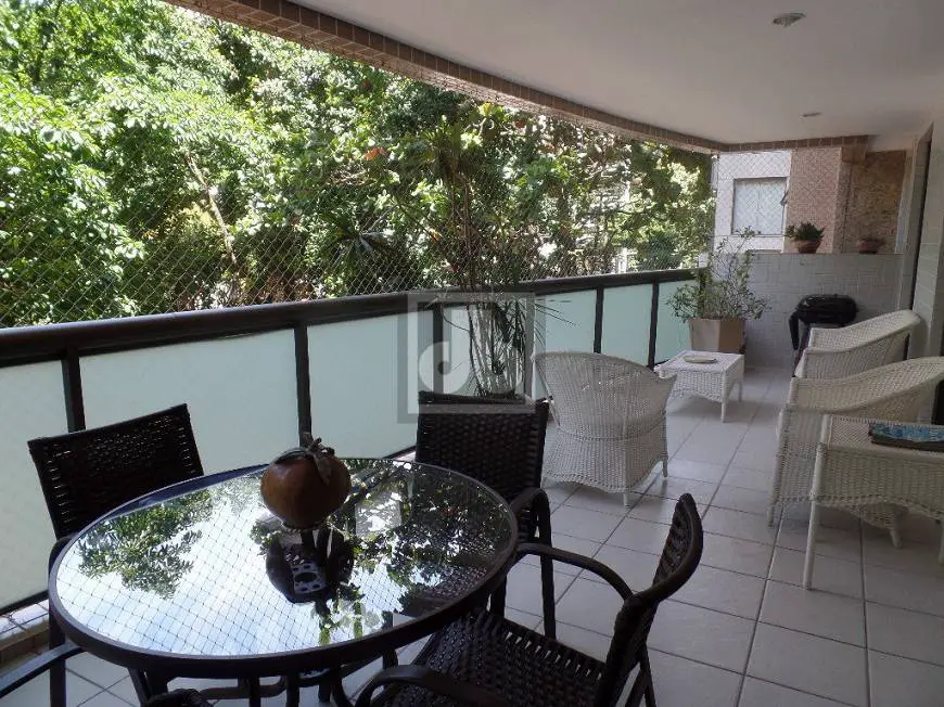 Foto 1 de Apartamento com 4 Quartos à venda, 155m² em Leblon, Rio de Janeiro