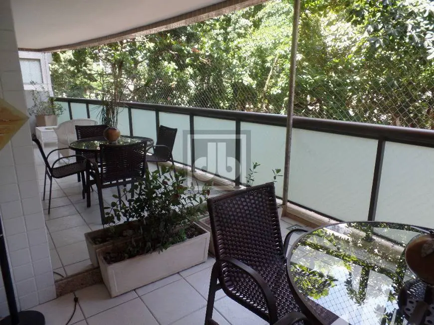 Foto 3 de Apartamento com 4 Quartos à venda, 155m² em Leblon, Rio de Janeiro