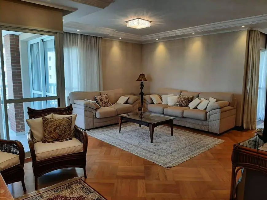 Foto 2 de Apartamento com 4 Quartos para alugar, 200m² em Moema, São Paulo
